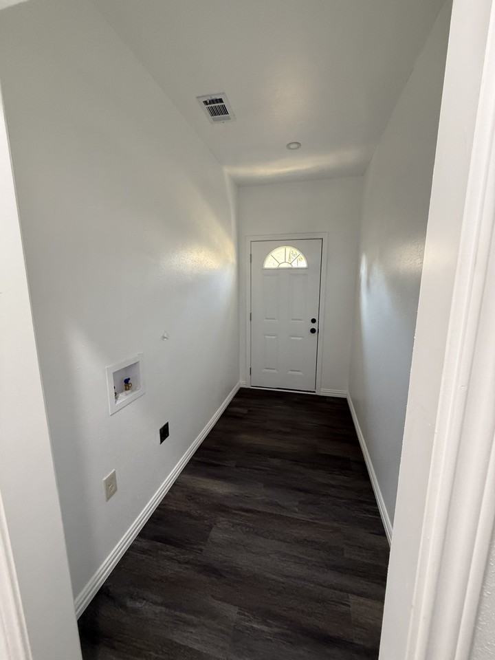 1440 W 6th Ave #NA - Photo 3 of 11