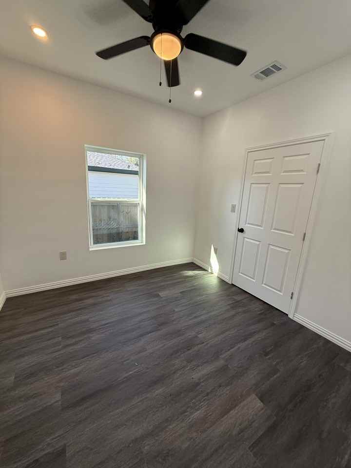 1440 W 6th Ave #NA - Photo 5 of 11