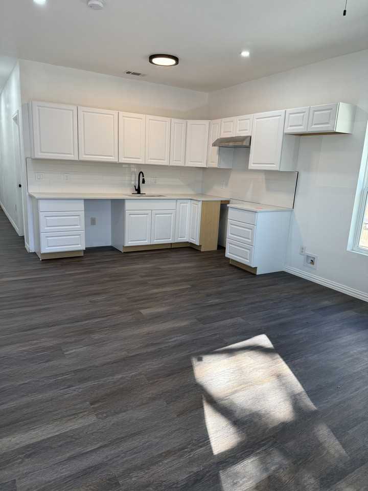 1440 W 6th Ave #NA - Photo 7 of 11