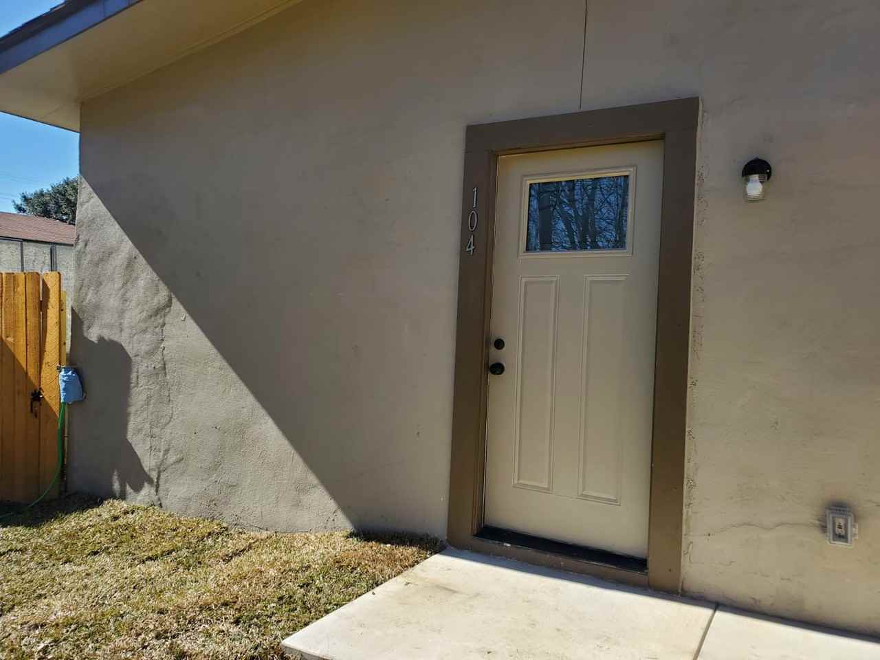 118 Esmeralda Dr #104 - Photo 2 of 22