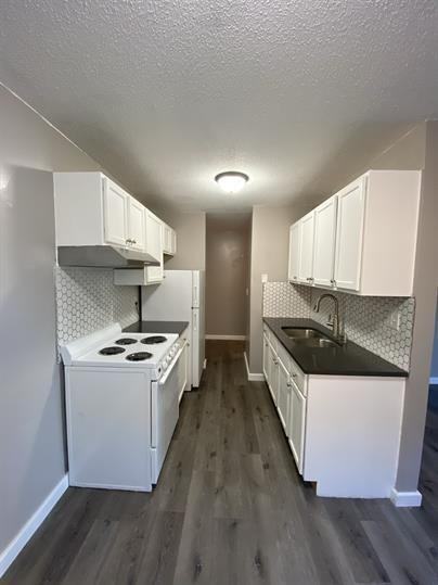 Local 25 Apartments - Photo 5 of 27