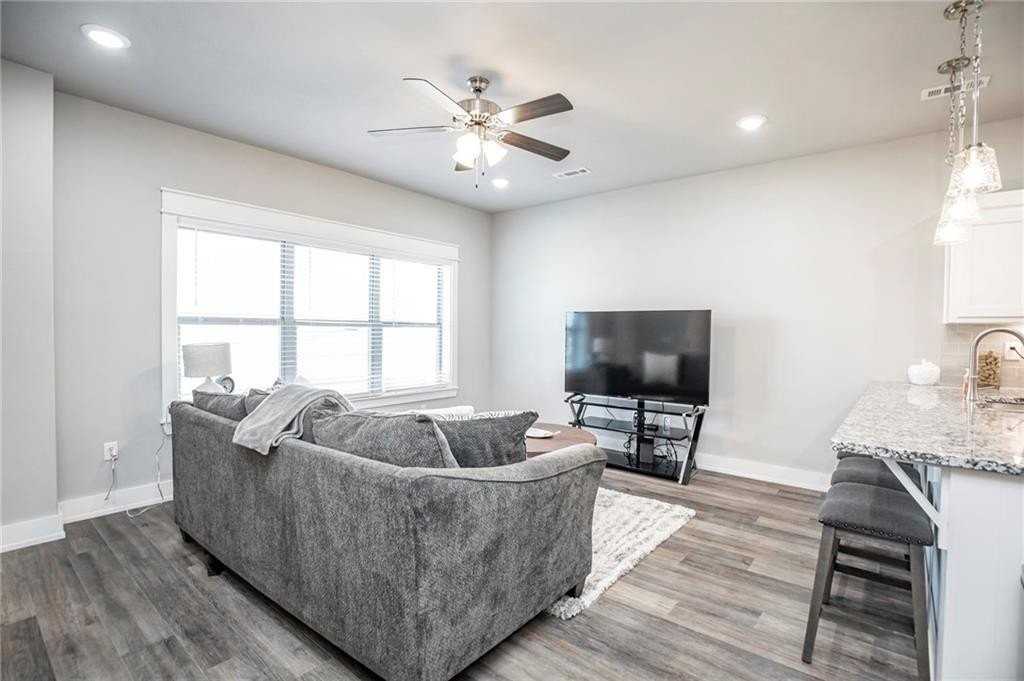 2578 N Ward Dr - Photo 2 of 26