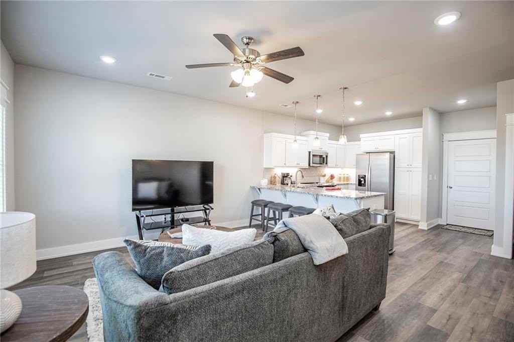 2578 N Ward Dr - Photo 3 of 26