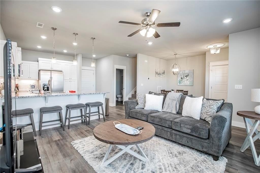 2578 N Ward Dr - Photo 4 of 26