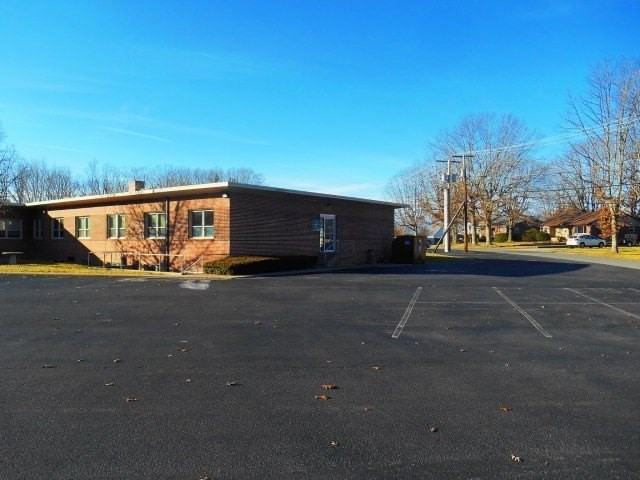 2401 S Kanawha St - Photo 2 of 20