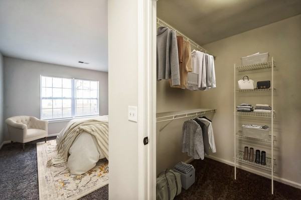 Eagle Rock Apartments at Freehold - Photo 5 of 46