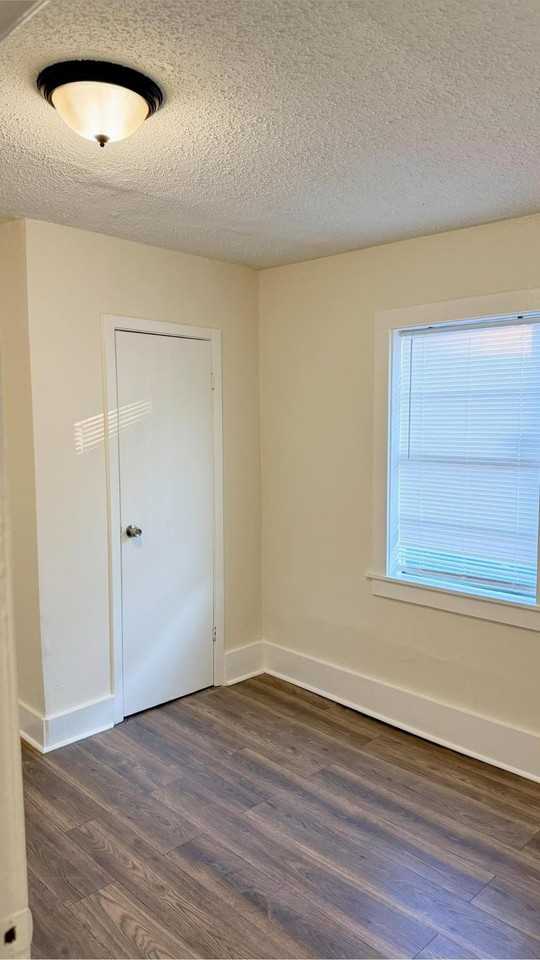 1393 Michigan St - Photo 7 of 9