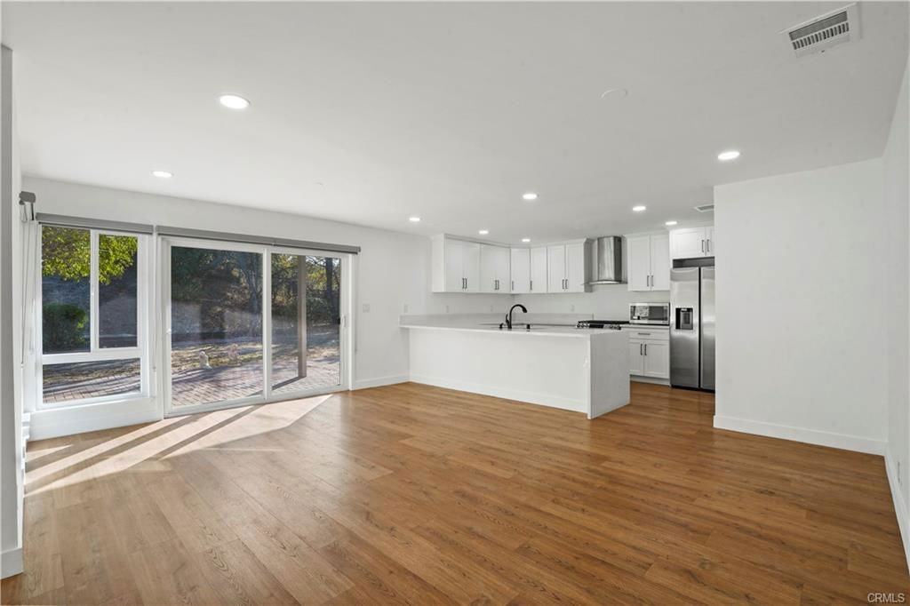 16362 Midwood Dr - Photo 3 of 8