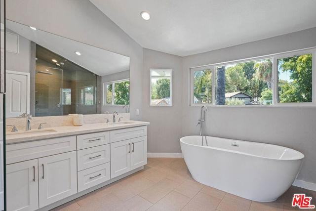 22221 Miston Dr - Photo 2 of 8