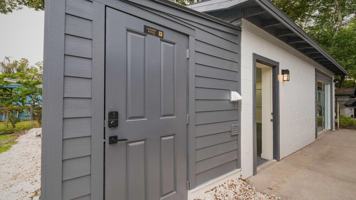 featured image of W 41st St