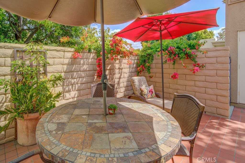 2090 Ronda Granada #C - Photo 4 of 45