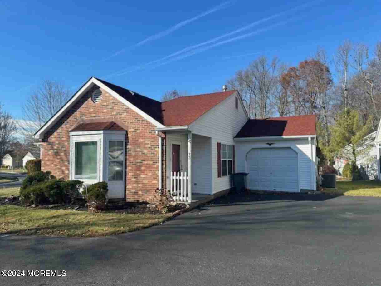 73 Farnworth Close - Photo 3 of 33