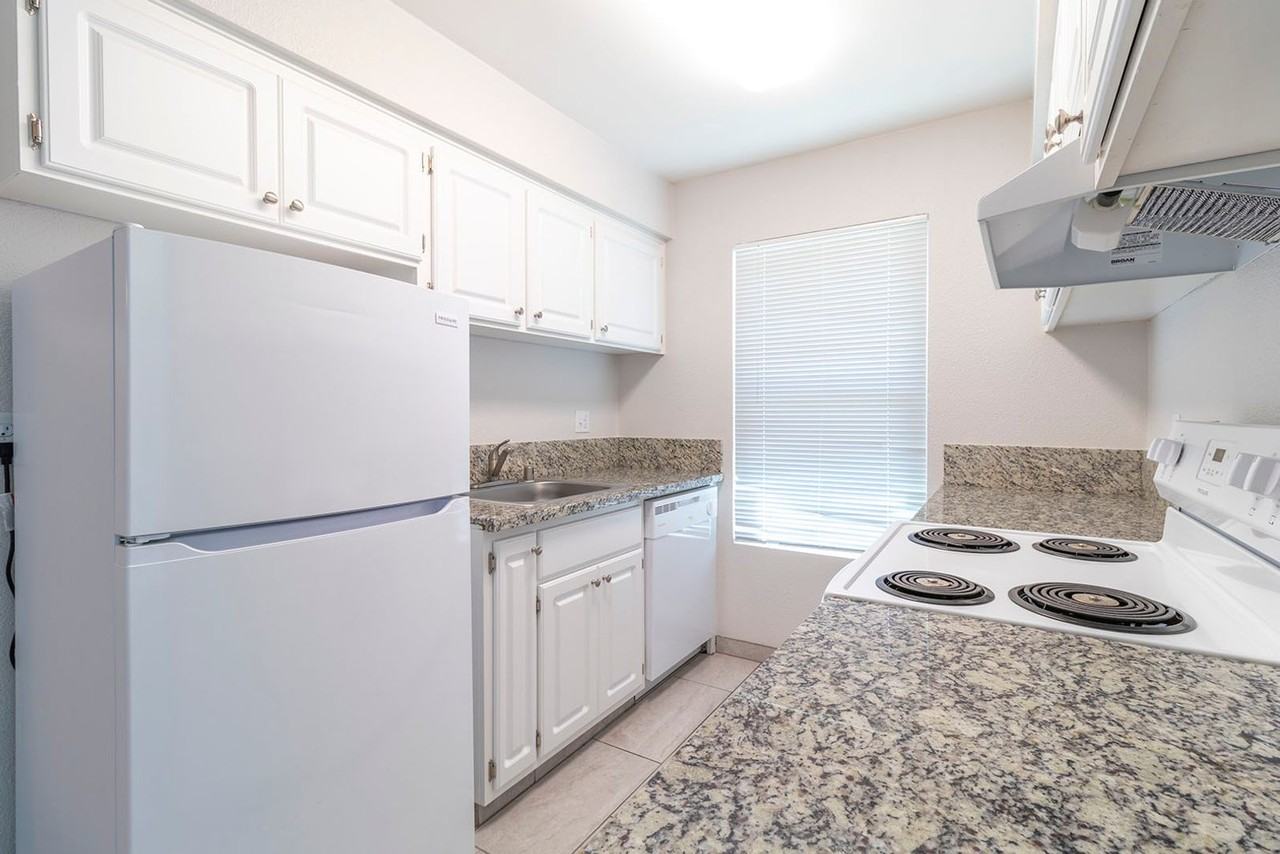7051 Bowling Drive - Photo 6 of 50