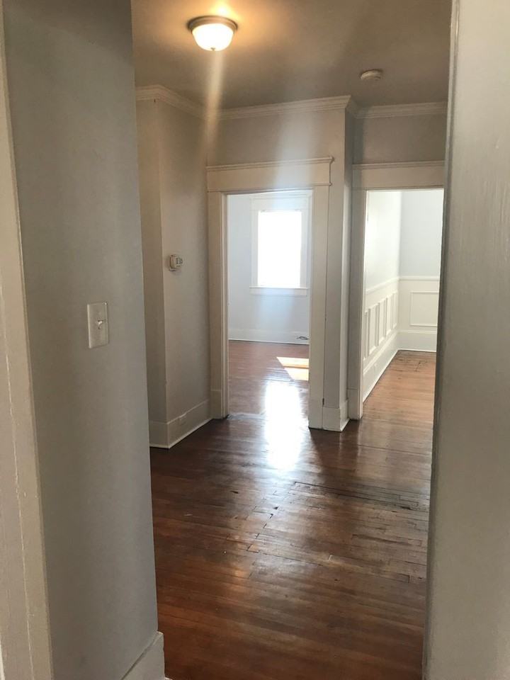 706 Linwood Ave - Photo 3 of 11