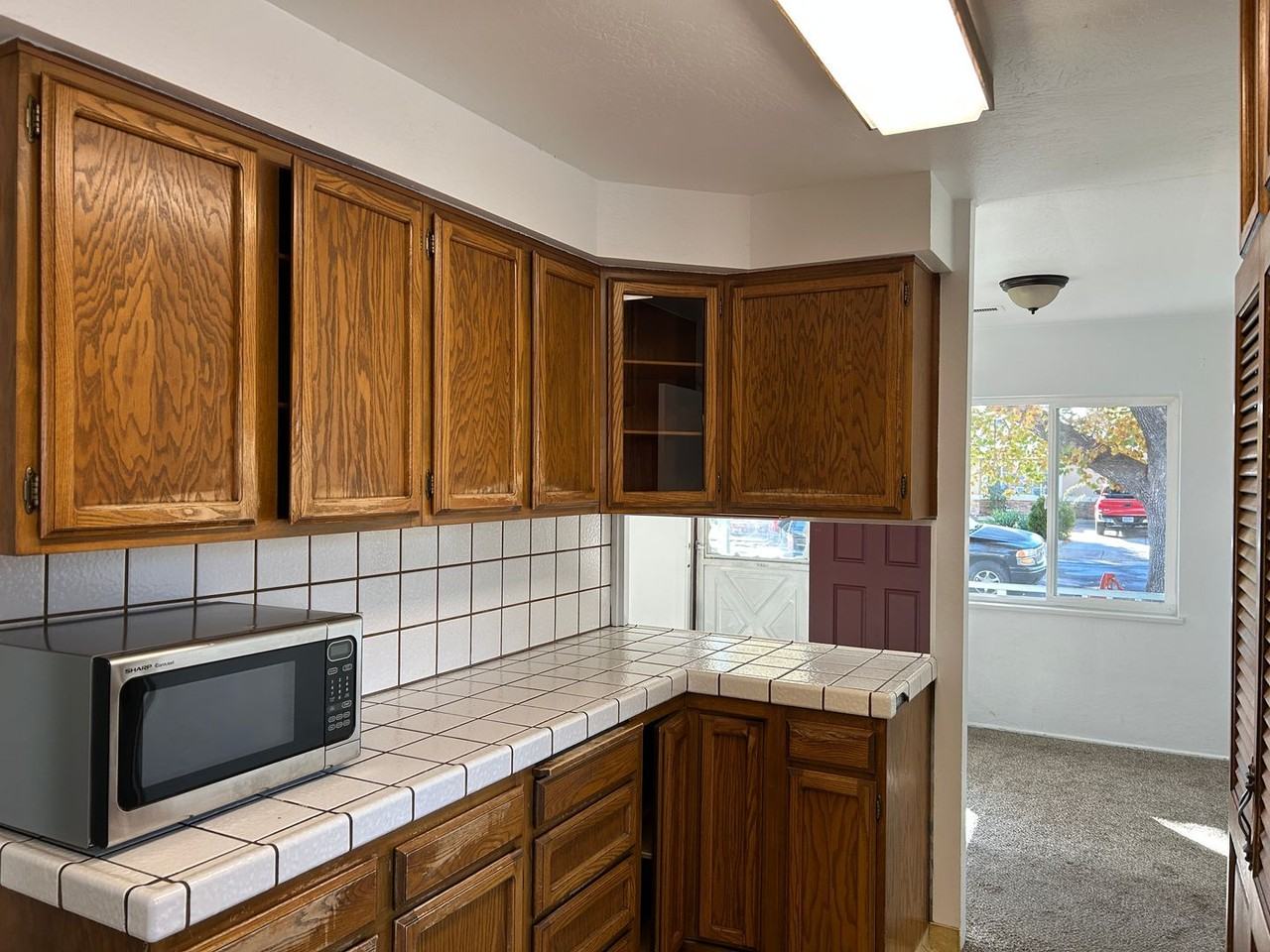 745 Capitol Hill Ave - Photo 5 of 23