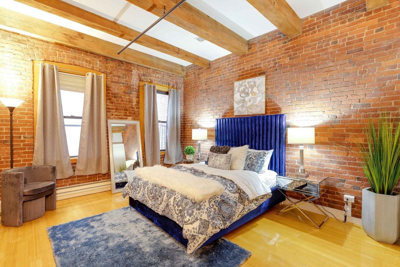 256 Friend Street - Photo 4 of 15