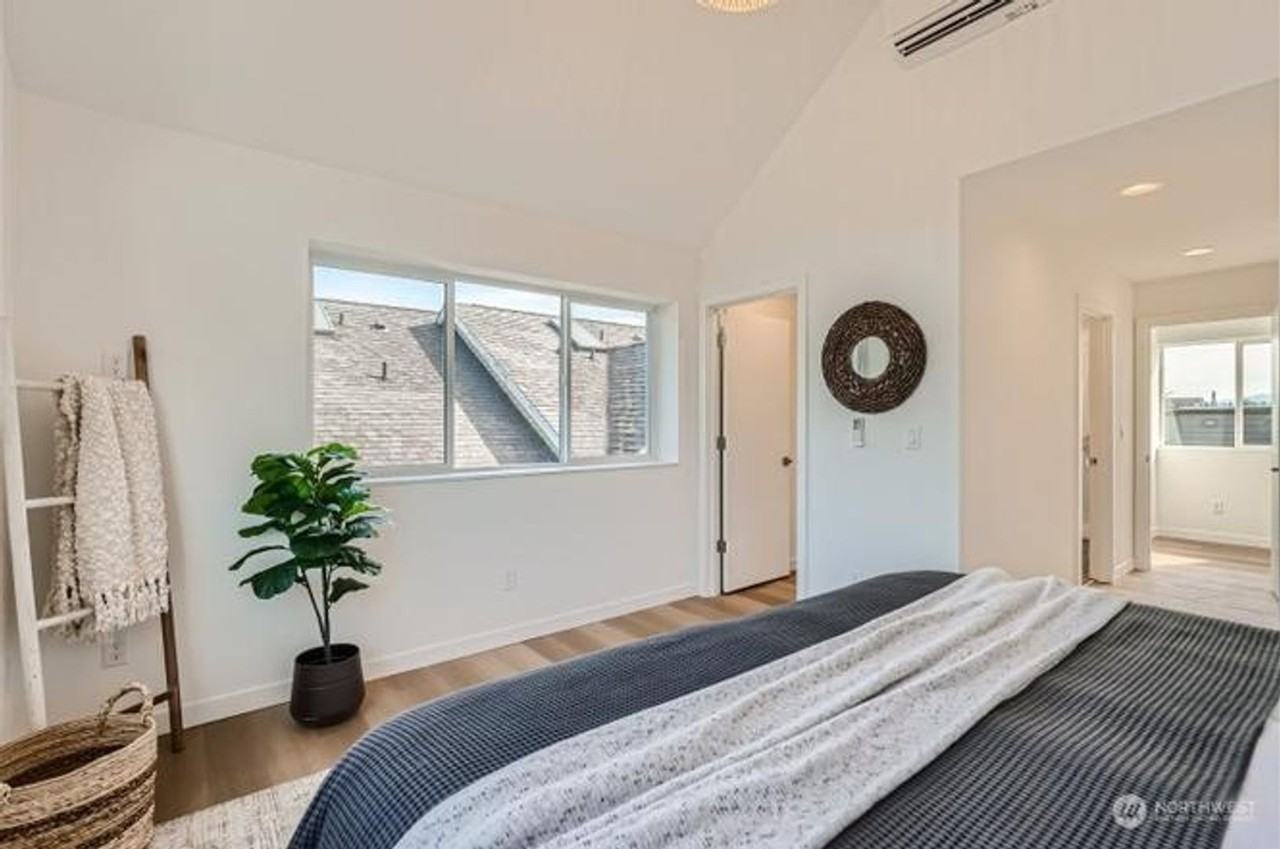 7510A 43rd Ave S - Photo 2 of 18