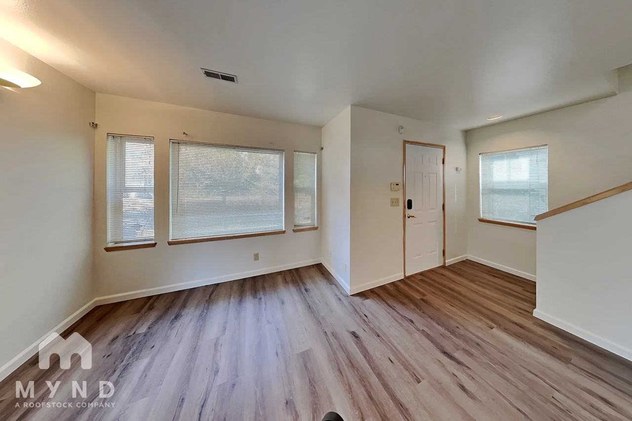1304 Martin Luther King Jr Way S - Photo 2 of 38
