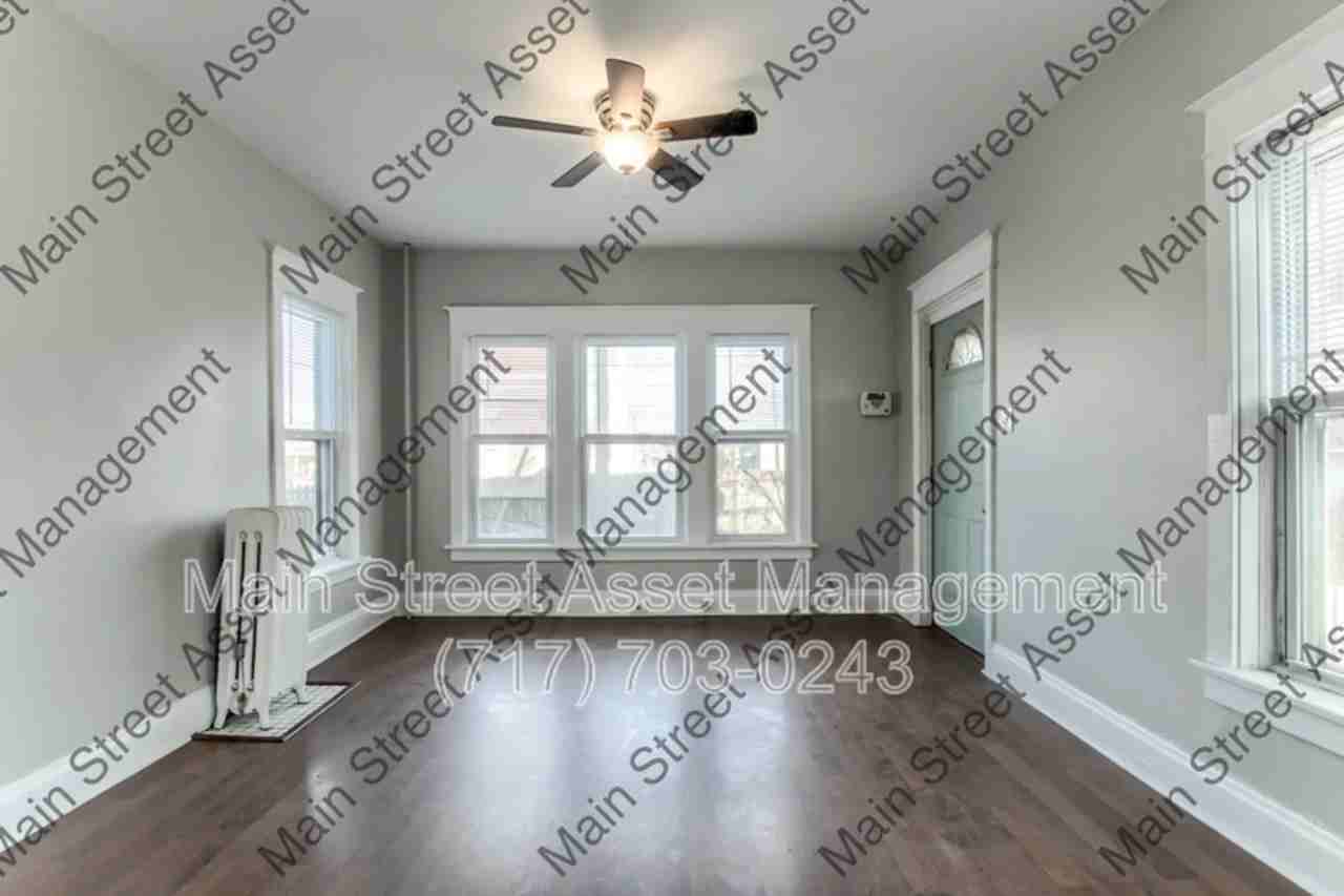 1620 Randolph St - Photo 3 of 17