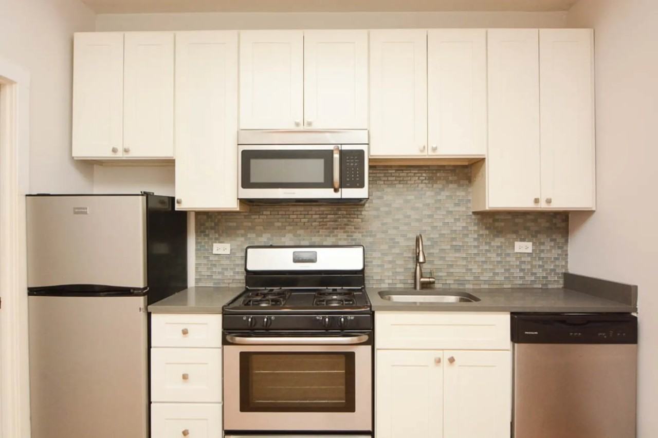 2834 W Palmer St - Photo 2 of 15