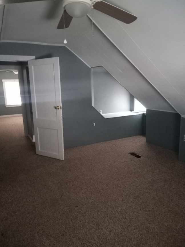 766 Tuckerton Ave - Photo 6 of 9