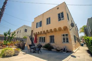 1079 S Redondo Blvd - Photo 1 of 1