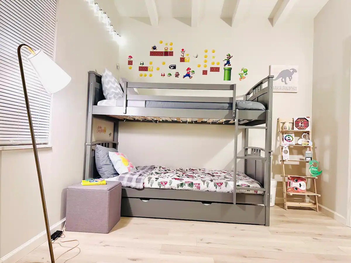 915 N Holly St #NA - Photo 2 of 15