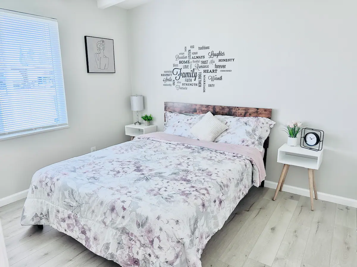 915 N Holly St #NA - Photo 3 of 15