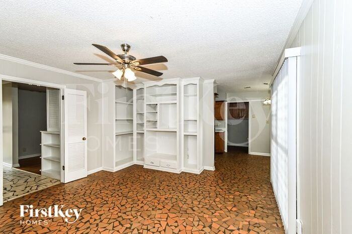 1347 Abernathy Rd - Photo 3 of 16