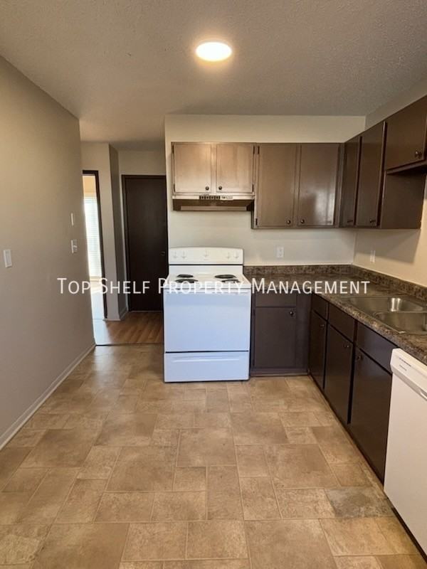 106 Mckinley Ave - Photo 3 of 10