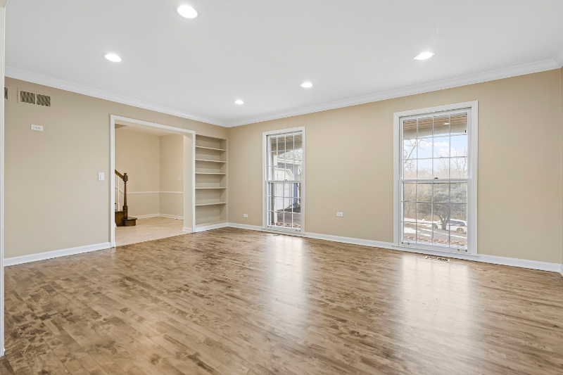 10S581 Madison St - Photo 3 of 17