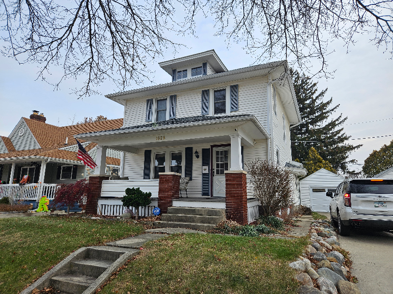 1628 Schilling Ave - Photo 2 of 16