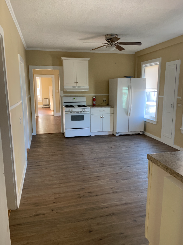 145 Cartier St #2 - Photo 3 of 13