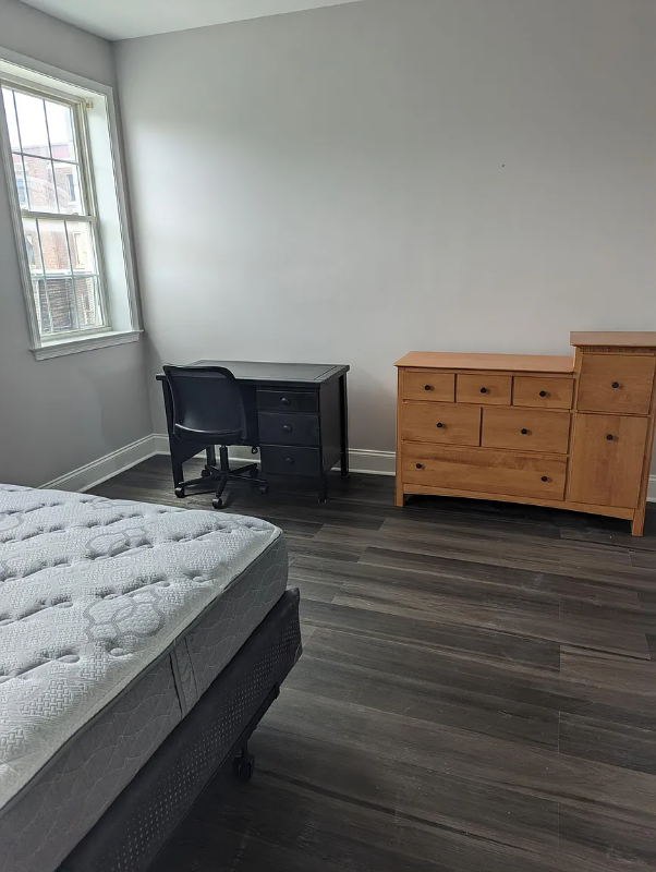 1334 Druid Hill Ave - Photo 2 of 14