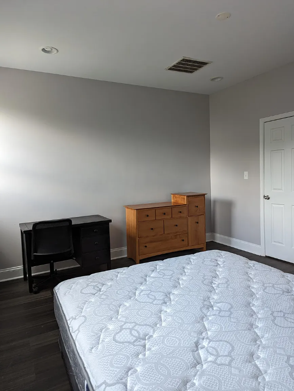 1334 Druid Hill Ave - Photo 5 of 14