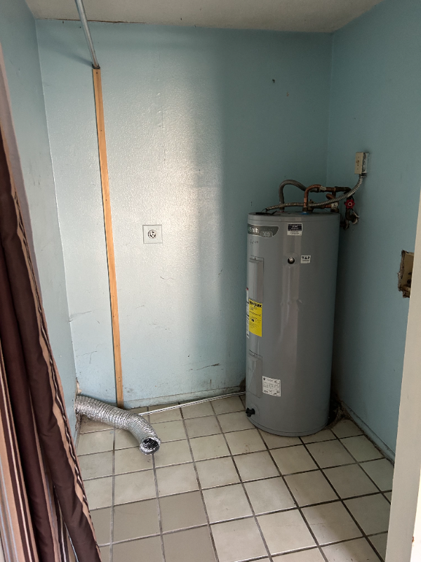 1004 33rd Ave E #1004 - Photo 3 of 9
