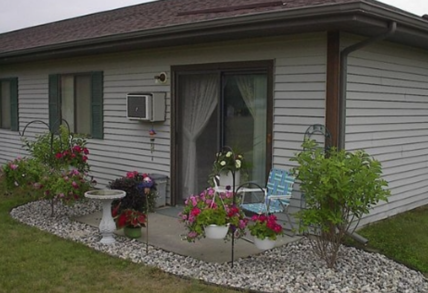 Crosswinds Manor - Photo 2 of 3