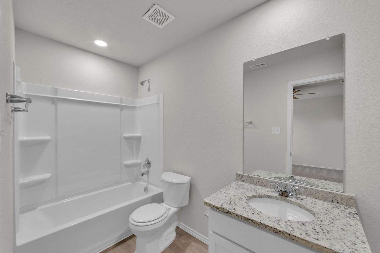 MOVE IN SPECIAL!! CALL FOR MORE DETAILS - Photo 4 of 6