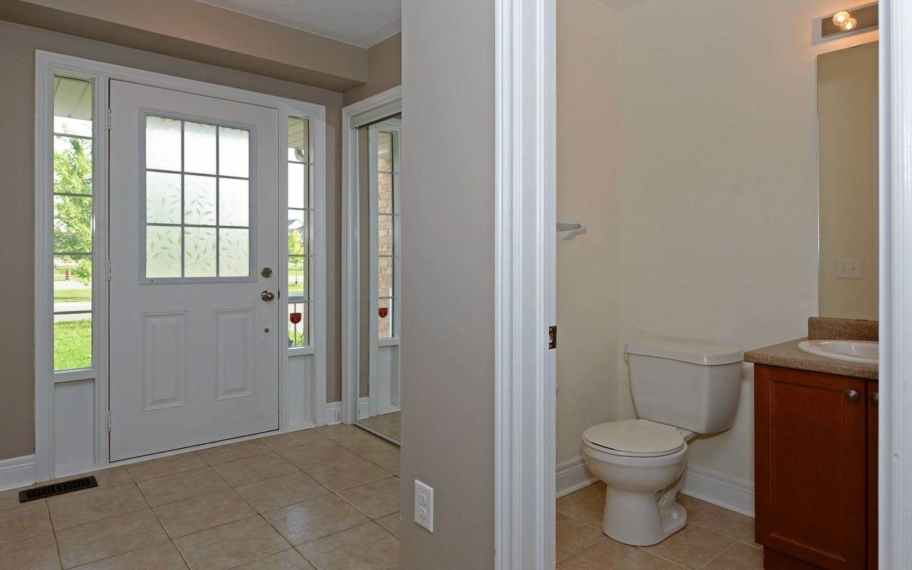 144 Dewell Crescent - Photo 3 of 10