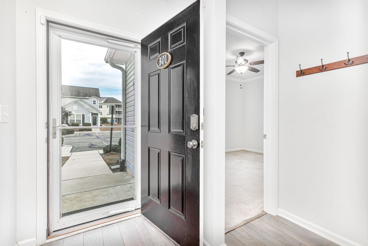 301 Castle Dr #301 - Photo 3 of 34