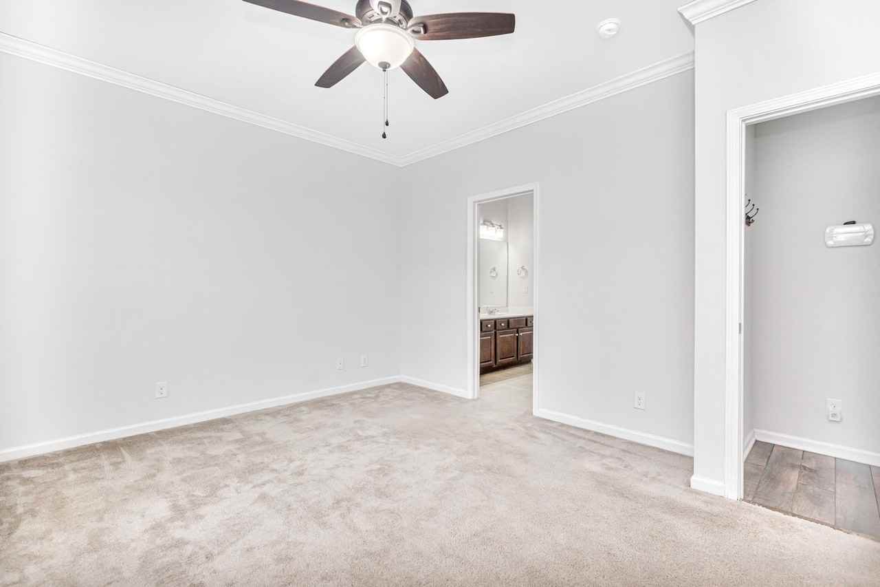 301 Castle Dr #301 - Photo 5 of 34