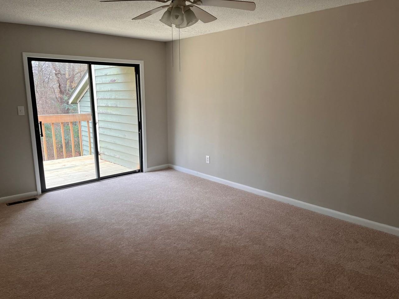 Relax and Enjoy Lake Royale! - Photo 3 of 10