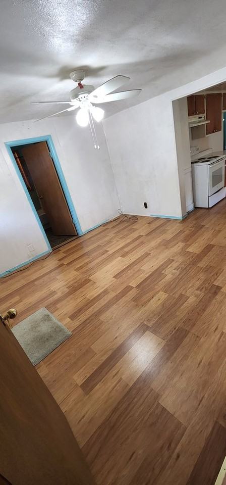 802 9th Ave Se - Photo 5 of 13