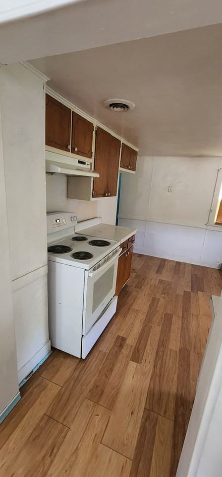 802 9th Ave Se - Photo 6 of 13