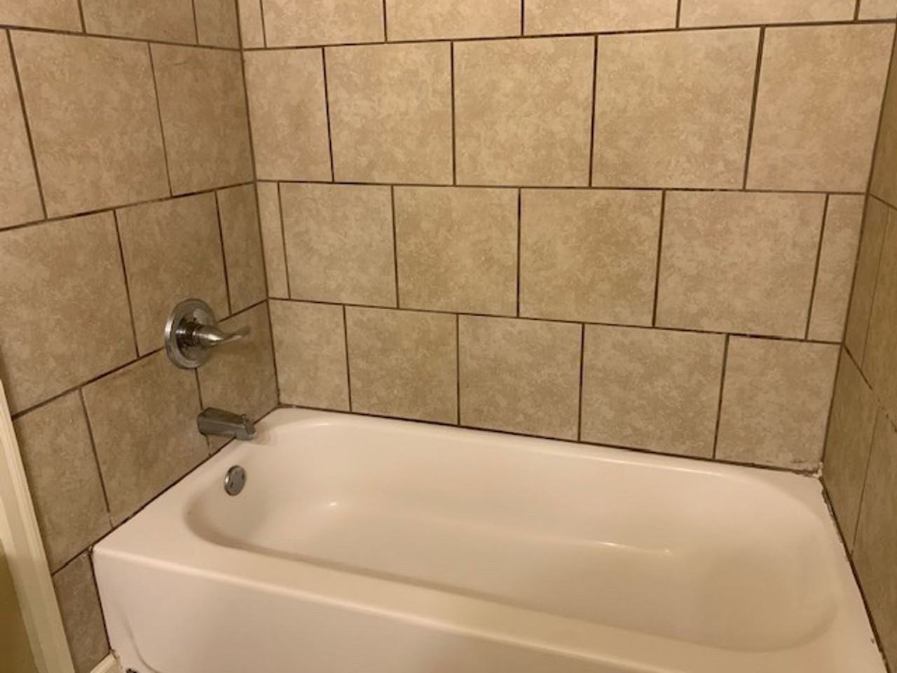 6705 Majestic Oak Pl #3 - Photo 6 of 8