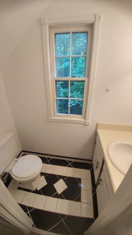 5563 Forest Hill Ave - Photo 7 of 11