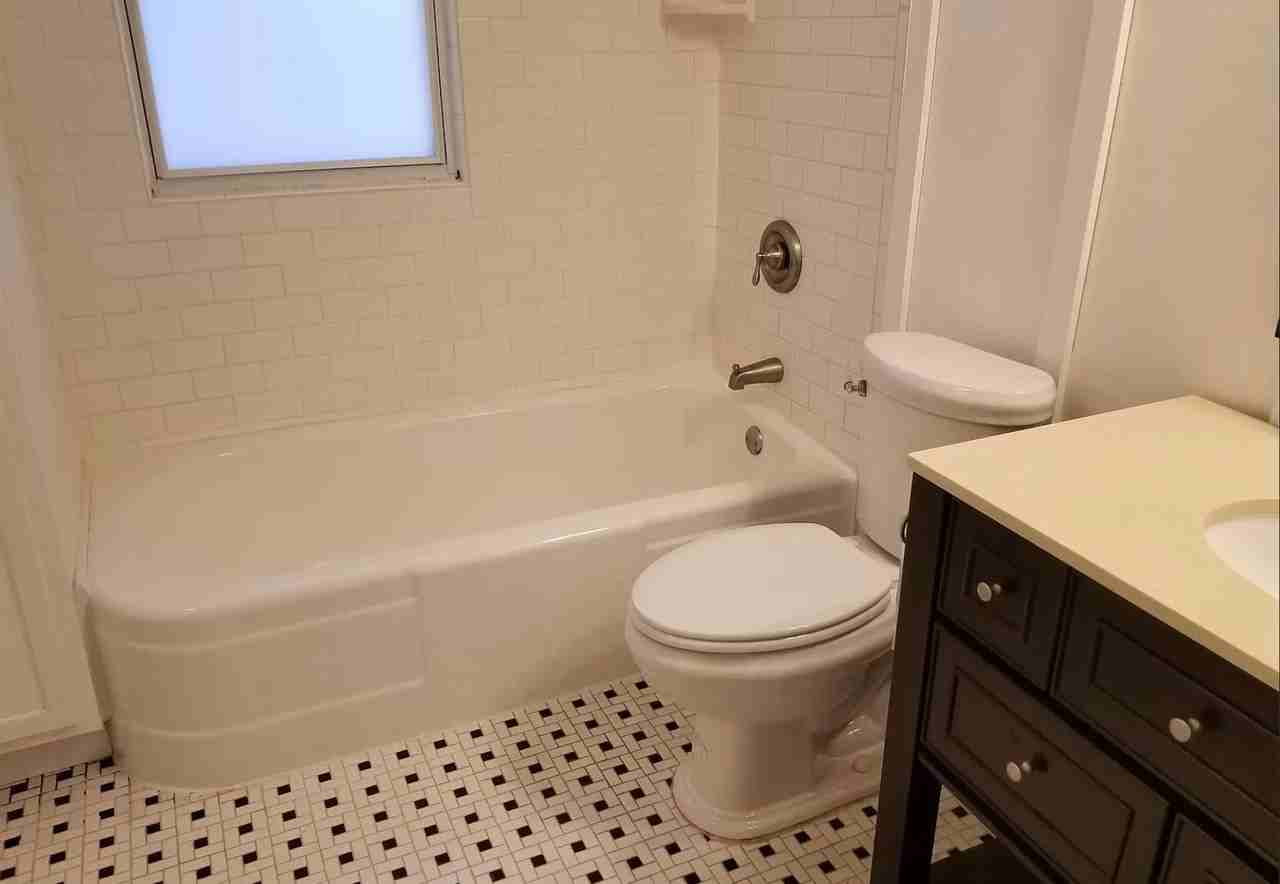 3004 N Robinson Ave - Photo 4 of 21