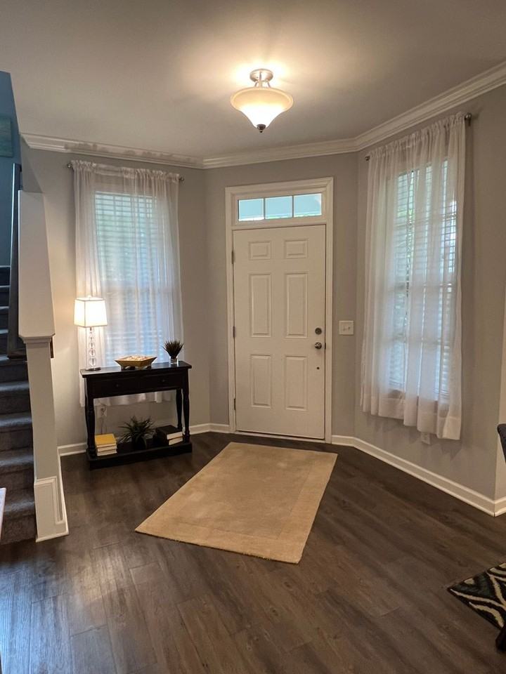 33 Plumgrass St - Photo 4 of 50