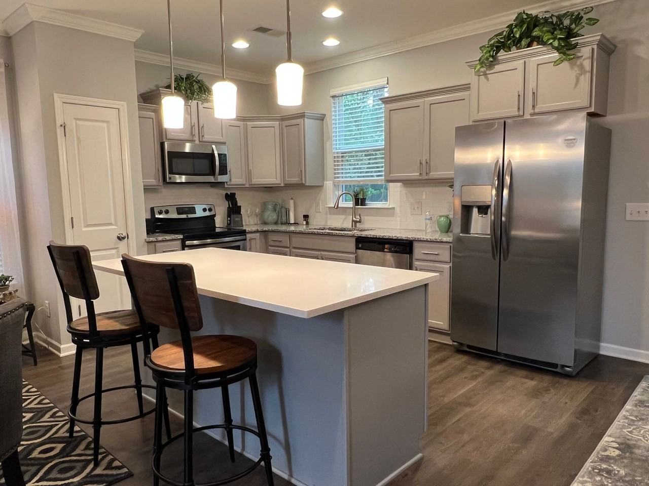 33 Plumgrass St - Photo 2 of 50