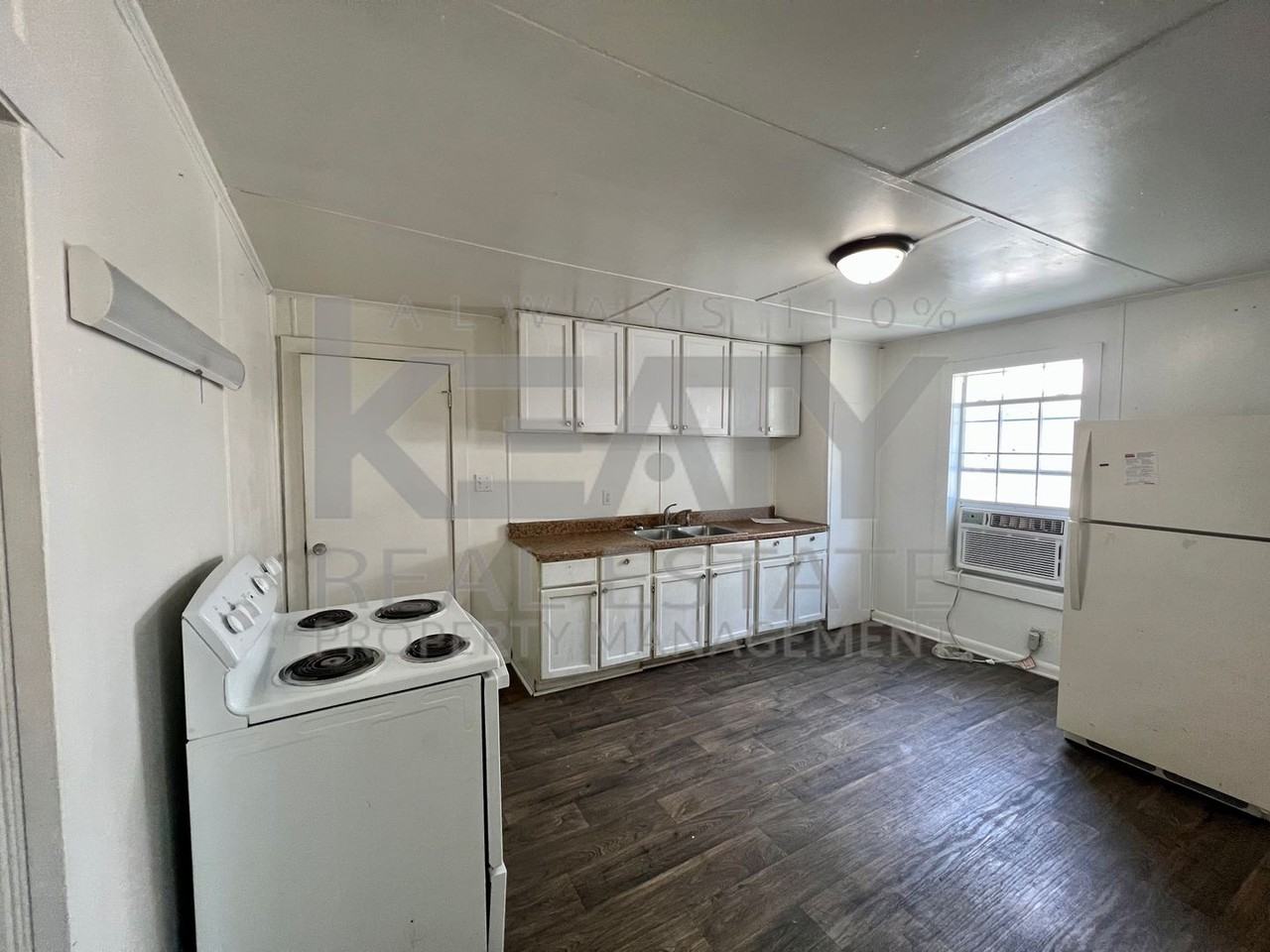 111 Dora St - Photo 4 of 14